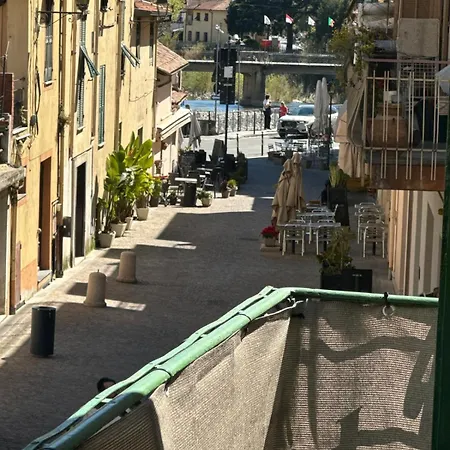 - Sulla Pedonale Dolceacqua